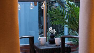 Kamar Double Premium | Teras/patio