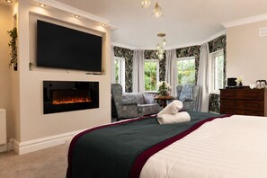 Signature Double Room | Desk, WiFi (free), bed sheets - THE VÉRO (Killarney)