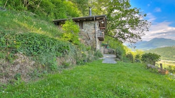 Standard House, 1 Bedroom, Balcony, Mountainside (La Capannina) | Property grounds