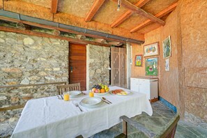 Standard House, 1 Bedroom, Balcony, Mountainside (La Capannina Lake & Mountain Views) | Dining - La Capannina Lake & Mountain Views (Bioggio)
