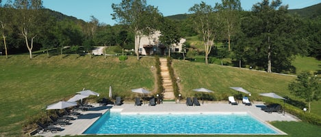 Piscine extérieure (ouverte en saison)
