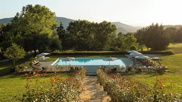 Piscina stagionale all'aperto