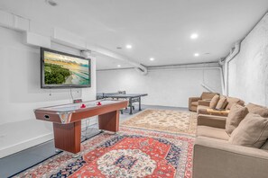 Games room - Dog-Friendly Olivia Beach Home with Hot Tub (Lincoln City)