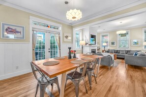 Dining - Dog-Friendly Olivia Beach Home with Hot Tub (Lincoln City)