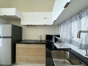 Private kitchen - Ideal Area, Comfy Bed, 4 Blocks from 5th & Shops (Playa del Carmen)