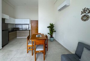 Interior - Ideal Area, Comfy Bed, 4 Blocks from 5th & Shops (Playa del Carmen)