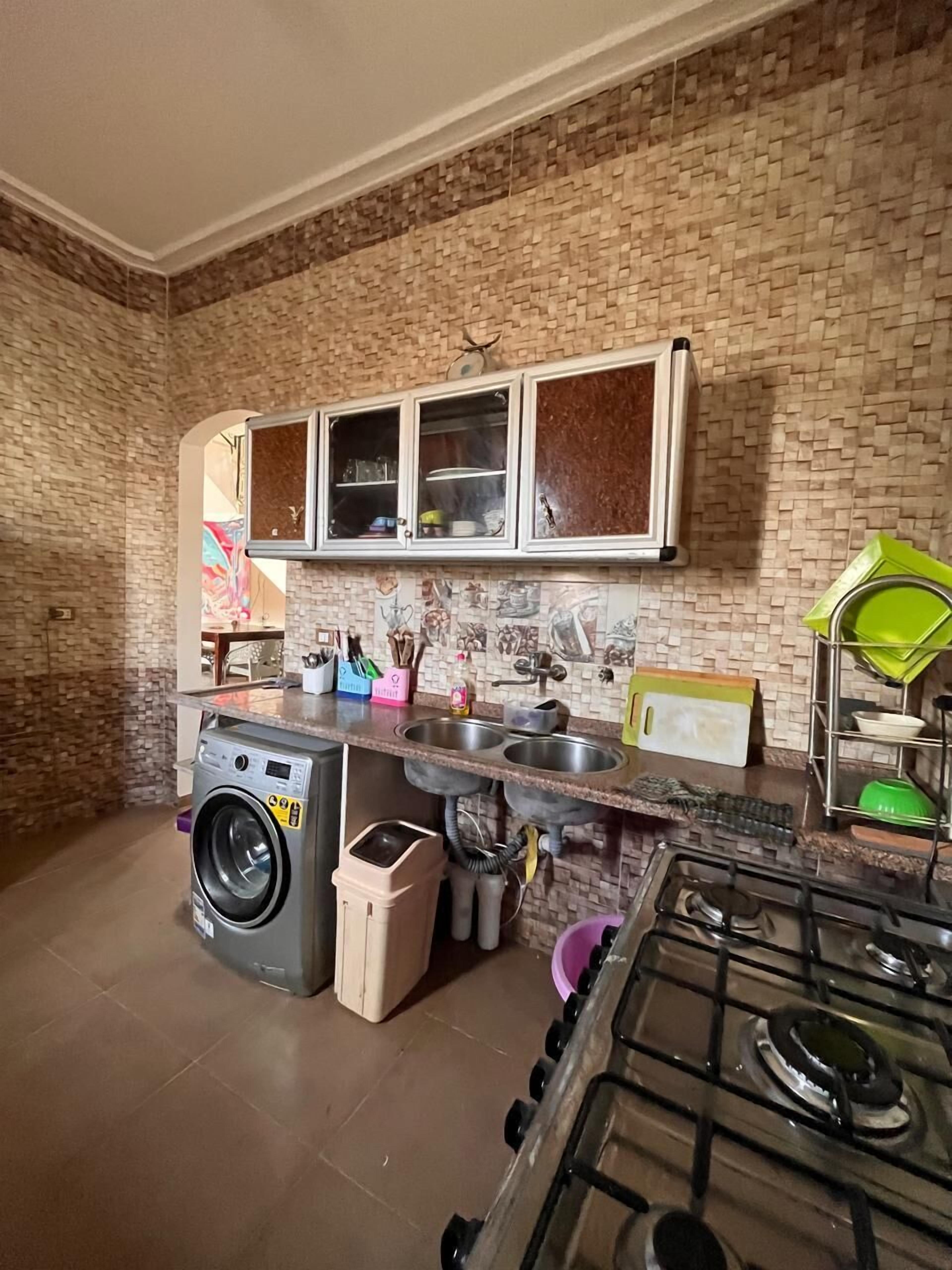Full-size fridge, microwave, oven, blender