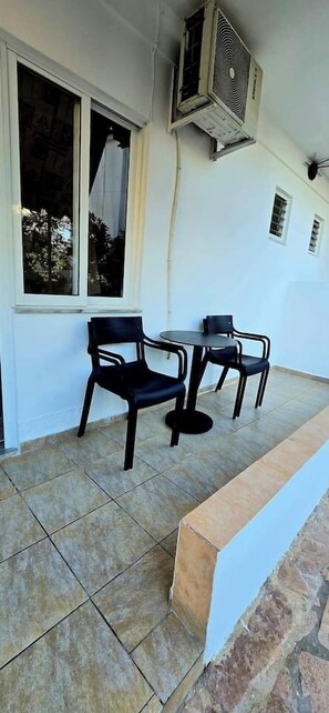 Outdoor dining - PH Azure Horizon Residences G/1 (Sarandë)