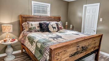 Iron/ironing board, internet, bed sheets