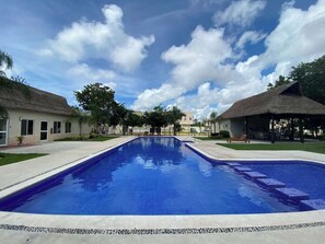 Pool - Cozy ground-floor apartment | Great location + WiFi (Playa del Carmen)