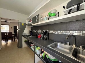 Private kitchen - Cozy ground-floor apartment | Great location + WiFi (Playa del Carmen)