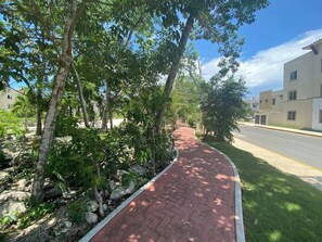 Property grounds - Cozy ground-floor apartment | Great location + WiFi (Playa del Carmen)
