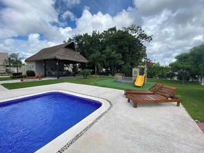 Pool - Cozy ground-floor apartment | Great location + WiFi (Playa del Carmen)