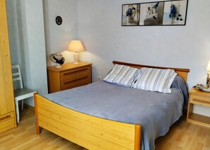 Iron/ironing board, WiFi