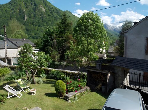 Gite Pyrénées Ariège Ustou – All-Season Rental