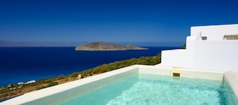 Sea Views 5 Bedrom Villa Cars Included