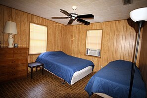 Room - 303 Bayshore-Cozy wildlife retreat! (Port Mansfield)