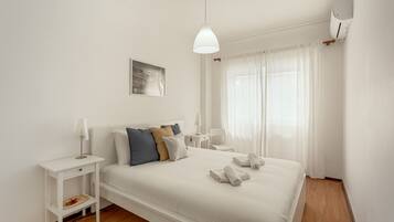 2 bedrooms, bed sheets