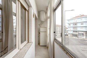 Interior - Almada Central by Homing (Almada)