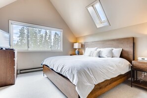 Bügeleisen/Bügelbrett, Reisekinderbett, WLAN, Bettwäsche