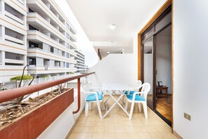Outdoor dining - Home2Book Cozy Arona Apt with Pool & Terrace (Playa de la Américas)