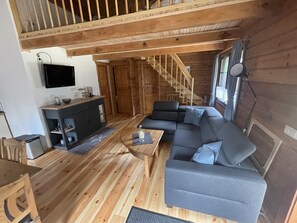 TV - Holiday Home Am Eulennest (Jabel)