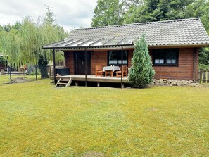 Outdoor dining - Holiday Home Am Eulennest (Jabel)