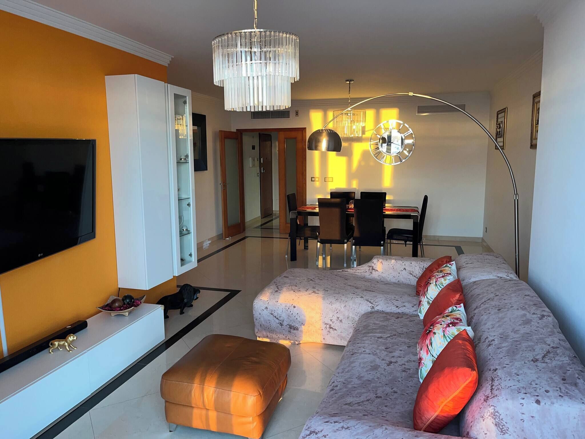 Appartement, 2 chambres, accessible aux personnes à mobilité réduite | Salle de séjour | Livres