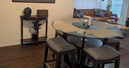2-bedroom, 2-bathroom condo, walking distance to Lake Ray Hubbard