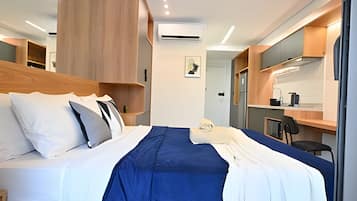 Apartamento luxo | Ferros/tábuas de passar roupa, Wi-Fi de cortesia