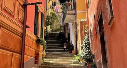 Da Batti in the historic center, a stone's throw from the sea
