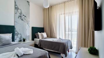 3 bedrooms, iron/ironing board, internet, bed sheets