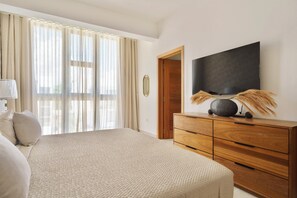 3 slaapkamers, een strijkplank/strijkijzer, internet, beddengoed