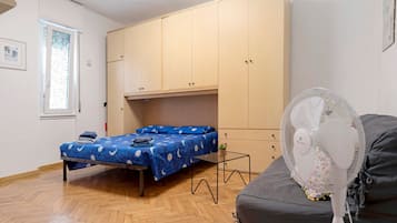 1 chambre, fer et planche à repasser, Wi-Fi, draps fournis