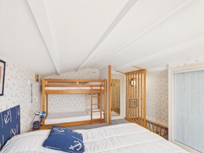 Free WiFi - House for 4 - garden with trees (Les Portes-en-Ré)