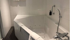 Bathroom - Contemporary Hotel with Easy Access to Breda and Rotterdam! Indoor Pool! (Etten-Leur)