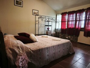 5 室のベッドルーム、WiFi、ベッドシーツ