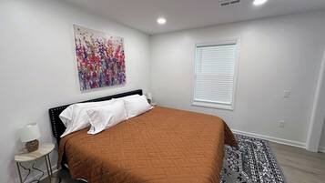 2 bedrooms, desk, iron/ironing board, free WiFi