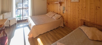 Chalet de charme_15 to 28 people 11 rooms for families and friends