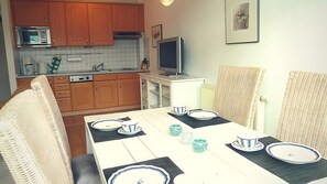 Fridge, microwave, stovetop, dishwasher - Loft with Winter Garden Just 300m from the Beach / Wi-Fi (Kühlungsborn)