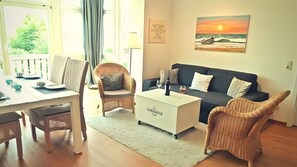 Fernseher, DVD-Player, Stereoanlage