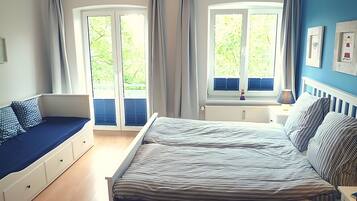 Iron/ironing board, WiFi, bed sheets