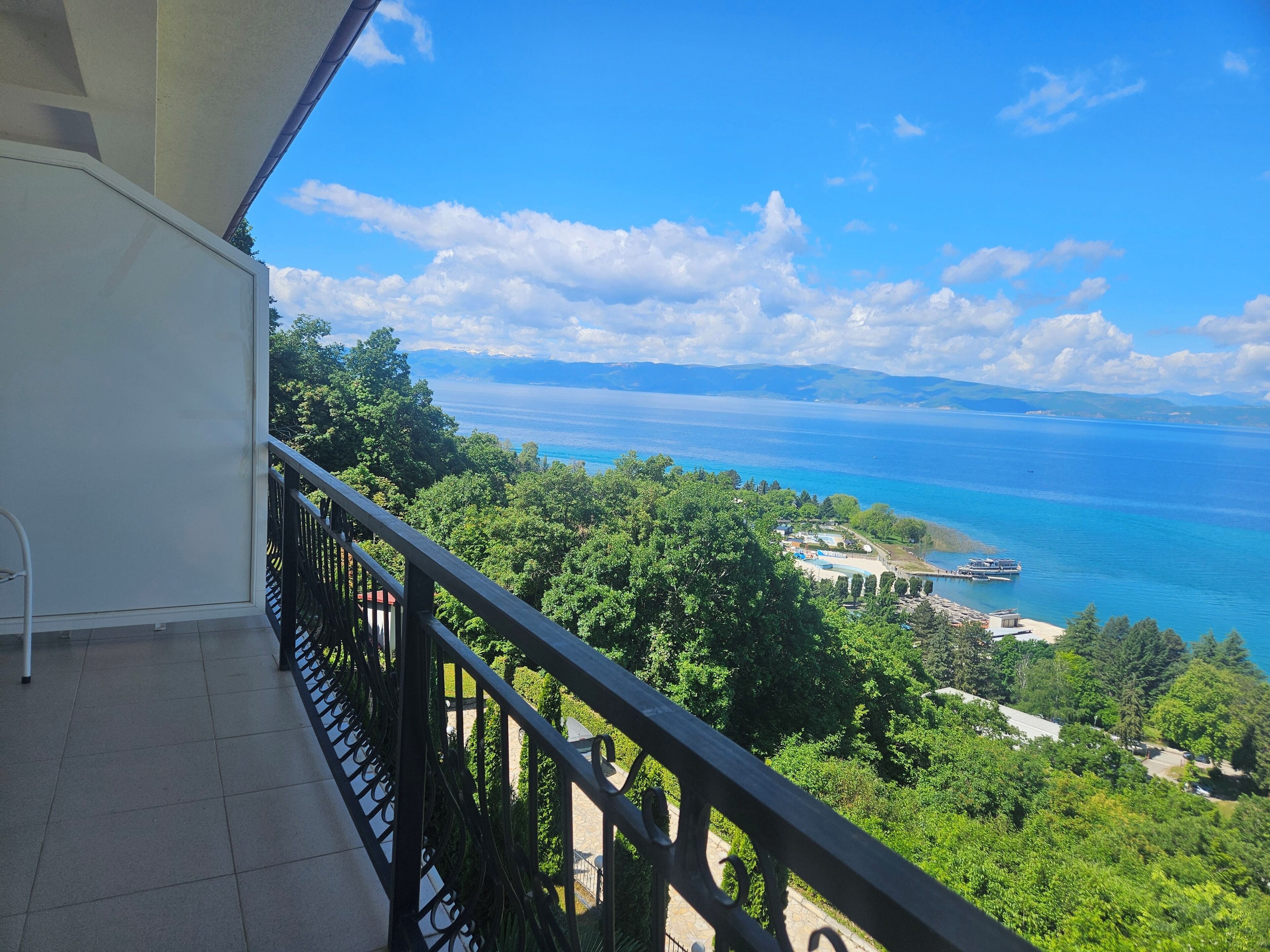 Classic Double Room, Lake View | Property grounds