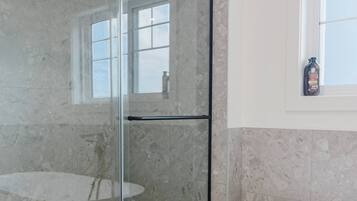 House, 3 Bedrooms, Smoking | Bathroom