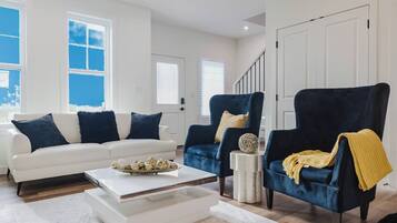 House, 3 Bedrooms, Smoking | Living room