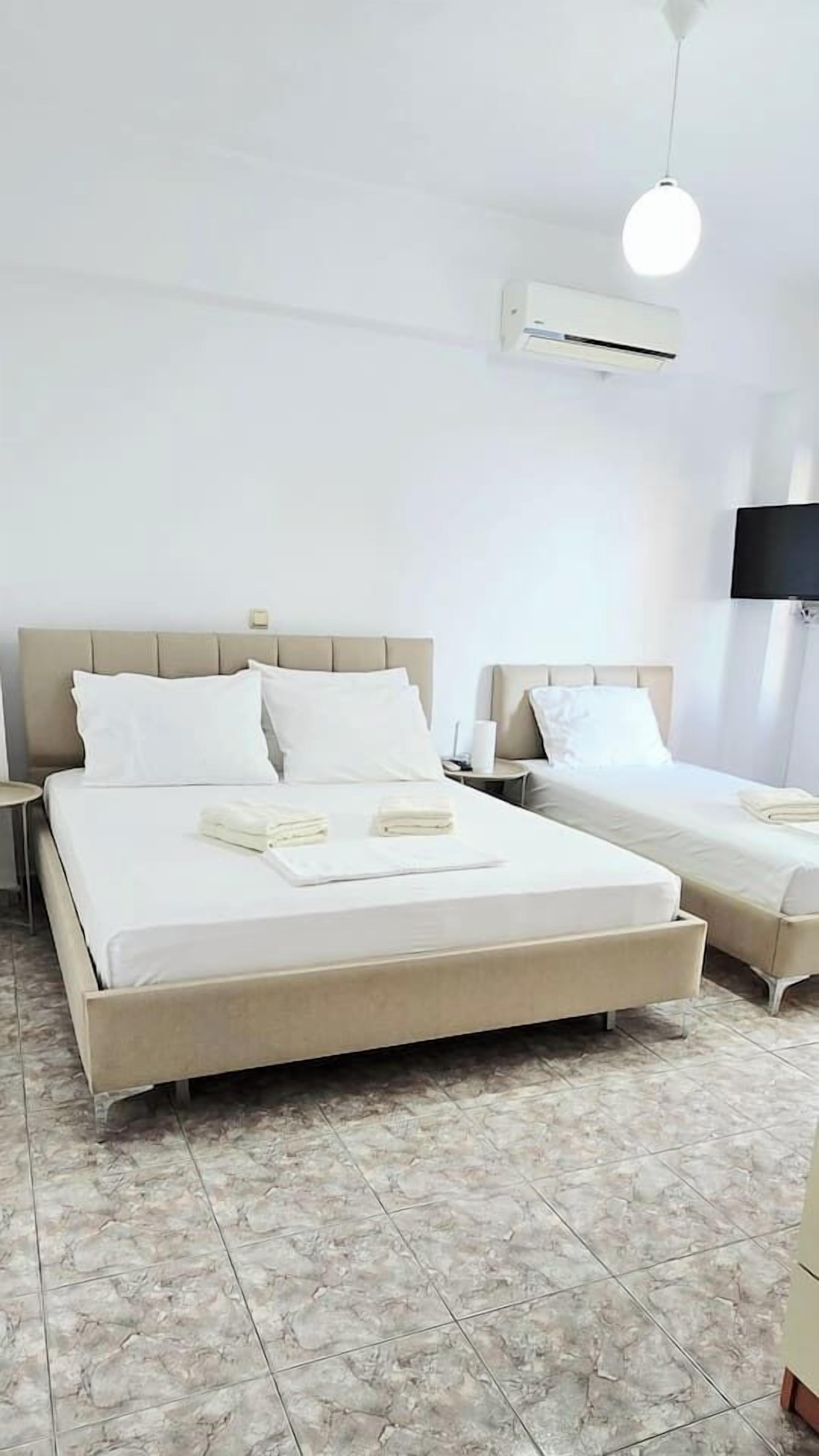 WiFi, bed sheets