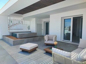 Terrace/patio - Your private horizon Elegant penthouse with exclusive terrace pool (Torre San Giovanni)