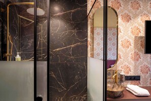 Basic Double Room | Bathroom - The Place Brussels (Brussels)