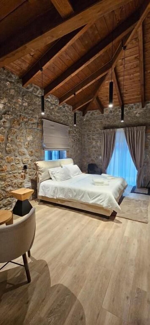 Deluxe-Suite, Balkon, Bergblick | Kostenloses WLAN
