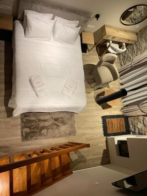 Interior - Miltilon (Xylokastro-Evrostina)